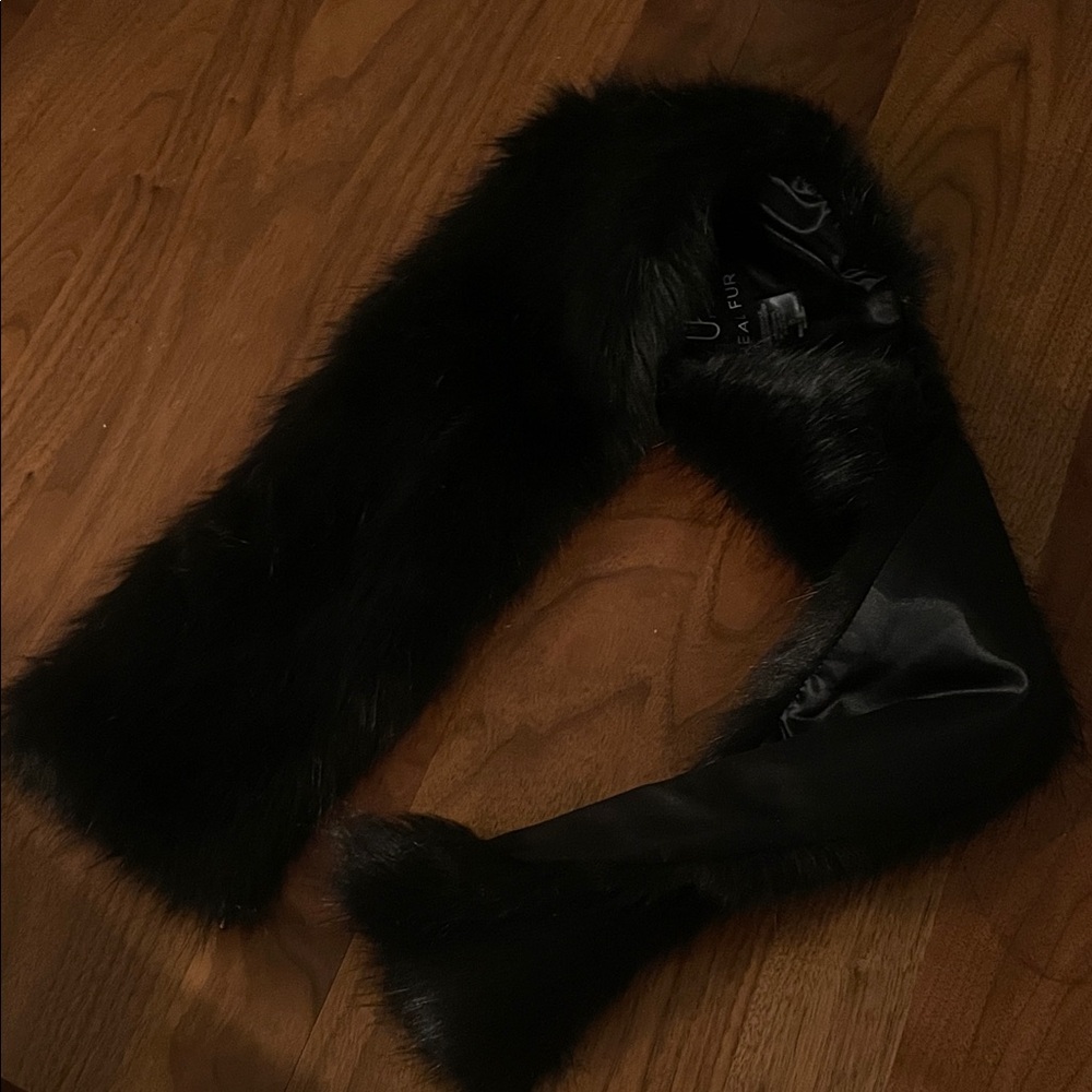 Unreal Fur Elegant Black Faux Fur Accessory